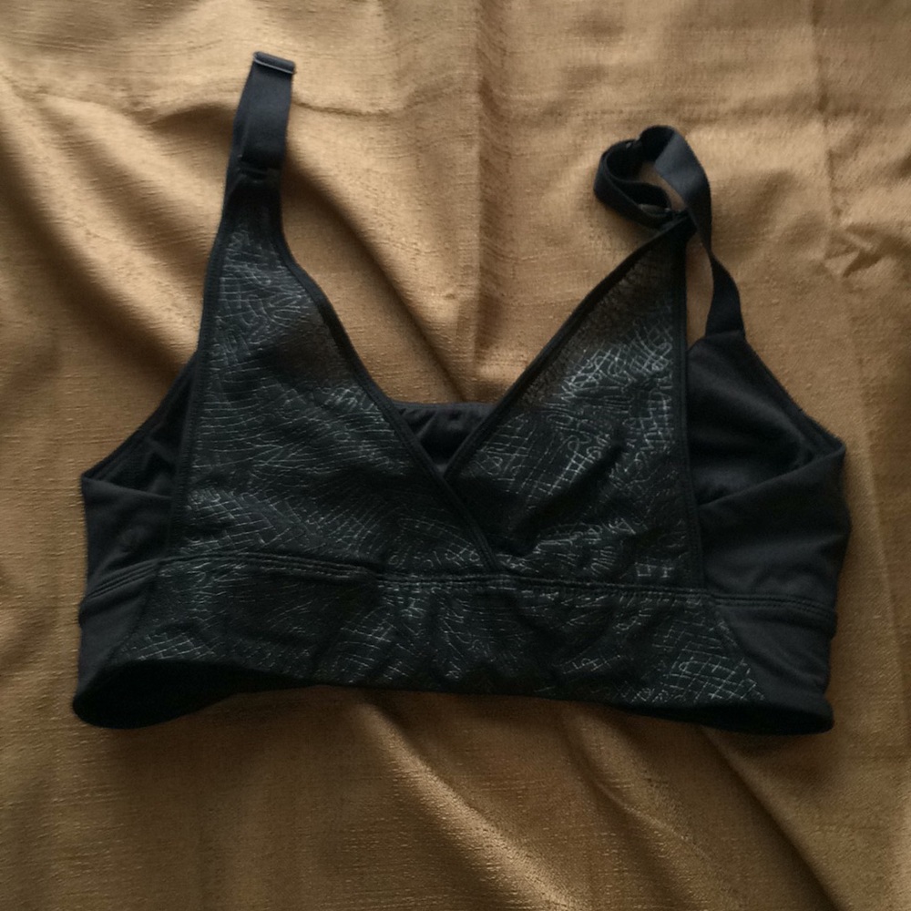 Lululemon bra lace perfect condition